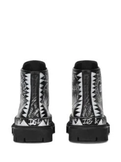 Homme Dolce & Gabbana Bottes Lacées à Imprimé Graffiti 8 Homme Dolce & Gabbana Bottes Lacées à Imprimé Graffiti -Salvatore Ferragauio Magasin 18665601 40413940 1000